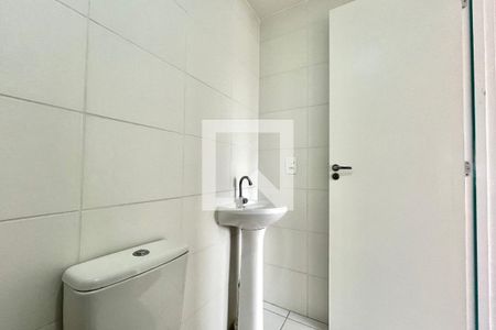 Banheiro da Suíte de apartamento para alugar com 1 quarto, 38m² em Jardim Itacolomi, São Paulo