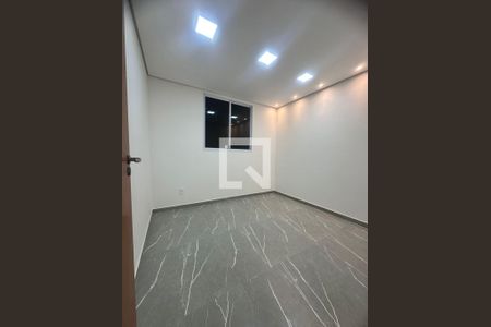 Quarto de apartamento para alugar com 2 quartos, 35m² em Vila Antonieta, São Paulo