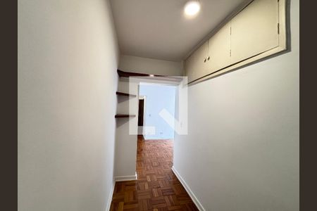Corredor de apartamento para alugar com 2 quartos, 85m² em Vila Nova Conceição, São Paulo