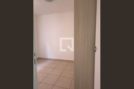 Quarto de apartamento para alugar com 2 quartos, 44m² em Santa Mônica, Uberlândia