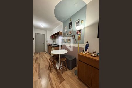 Cozinha de apartamento para alugar com 1 quarto, 25m² em Vila Invernada, São Paulo