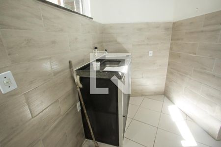 Cozinha de kitnet/studio para alugar com 0 quarto, 30m² em Taquara, Rio de Janeiro