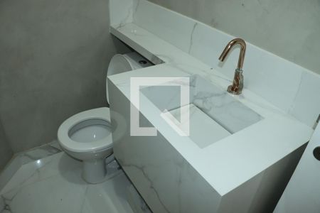 Lavabo de casa de condomínio para alugar com 4 quartos, 140m² em Jardim Belizário, Cotia