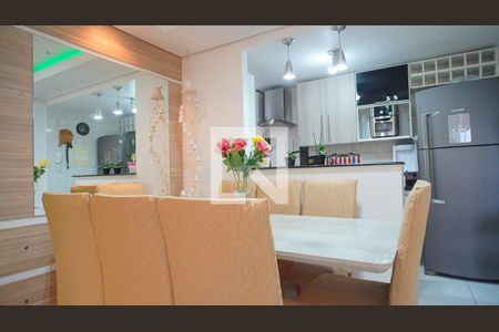 Sala e cozinha  de apartamento à venda com 3 quartos, 108m² em Vila Ipiranga, Porto Alegre