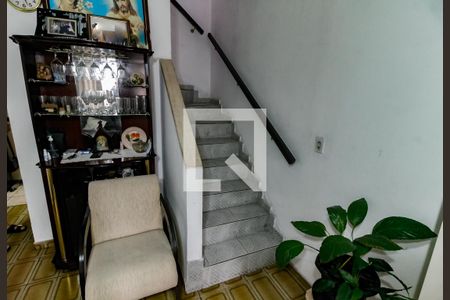 Escada de acesso quartos de casa à venda com 2 quartos, 84m² em Jardim Umarizal, São Paulo