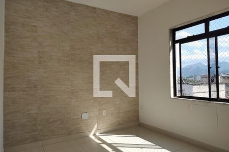 Quarto 1 de apartamento para alugar com 2 quartos, 82m² em Taquara, Rio de Janeiro