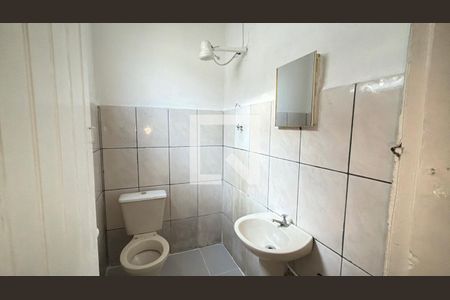 Banheiro de casa para alugar com 1 quarto, 42m² em Parque Sevilha, São Paulo