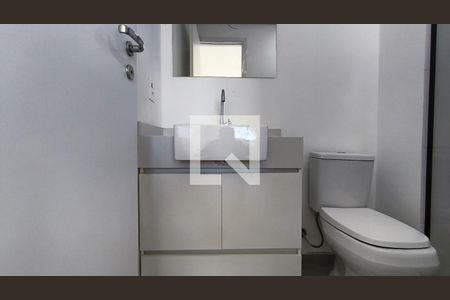 Banheiro de kitnet/studio para alugar com 1 quarto, 23m² em Aclimação, São Paulo