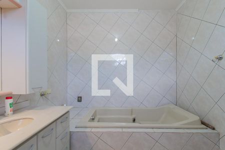 Banheiro suíte de casa para alugar com 3 quartos, 250m² em Jardim Haydee, Mauá