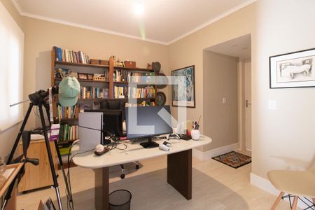 Escritório de casa à venda com 3 quartos, 250m² em Cavalhada, Porto Alegre