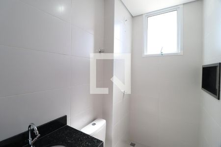 Banheiro Social de apartamento para alugar com 2 quartos, 57m² em Jaraguá, Uberlândia