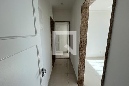corredor de casa para alugar com 3 quartos, 200m² em Jardim Guanabara, Rio de Janeiro