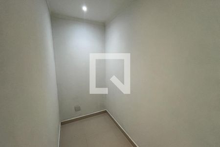 Closet de casa para alugar com 3 quartos, 200m² em Jardim Guanabara, Rio de Janeiro