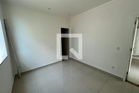 quarto 1 de casa para alugar com 3 quartos, 200m² em Jardim Guanabara, Rio de Janeiro