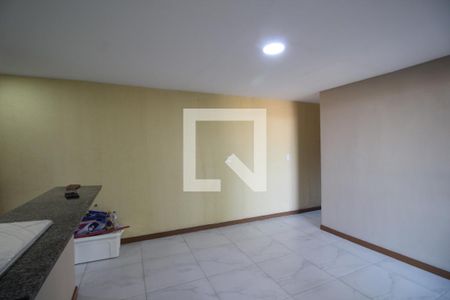 Sala de apartamento para alugar com 3 quartos, 70m² em Curicica, Rio de Janeiro