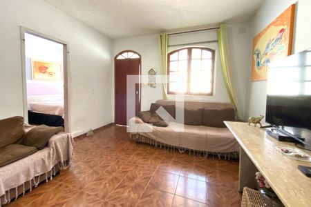 Sala de casa à venda com 5 quartos, 220m² em Aparecida, Belo Horizonte