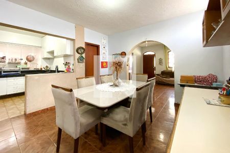 Sala de Jantar de casa à venda com 5 quartos, 220m² em Aparecida, Belo Horizonte