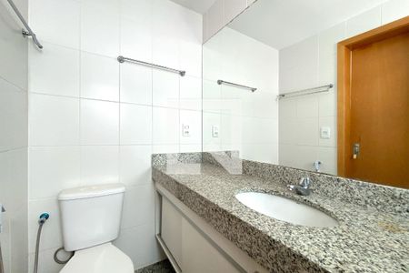 Banheiro da Suíte 1 de apartamento à venda com 3 quartos, 108m² em Palmares, Belo Horizonte