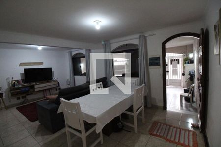 Casa à venda com 3 quartos, 129m² em Conjunto Habitacional Barreira Grande, São Paulo