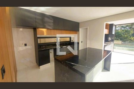 Casa à venda com 3 quartos, 273m² em Suru, Barueri