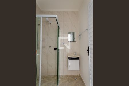 Banheiro de kitnet/studio para alugar com 1 quarto, 40m² em Vila Mangalot, São Paulo