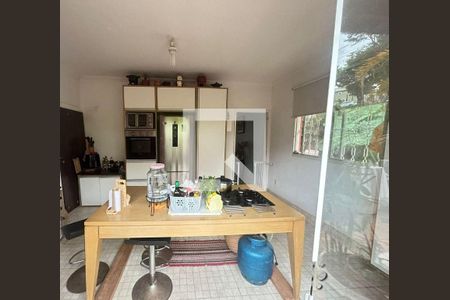 Casa à venda com 3 quartos, 290m² em Suru, Barueri