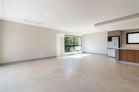 Casa à venda com 4 quartos, 309m² em Suru, Barueri
