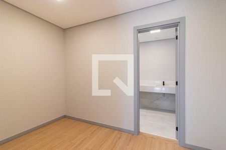 Casa à venda com 4 quartos, 309m² em Suru, Barueri