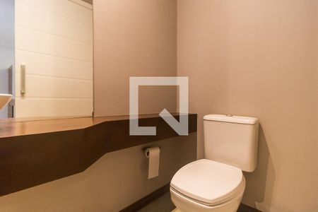 Lavabo de casa de condomínio para alugar com 3 quartos, 270m² em Vila Oliveira, Mogi das Cruzes