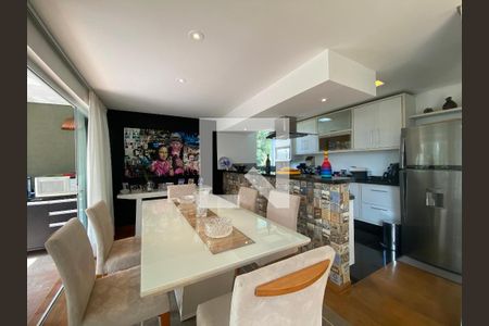 Casa de Condomínio à venda com 3 quartos, 270m² em Ingaí, Barueri