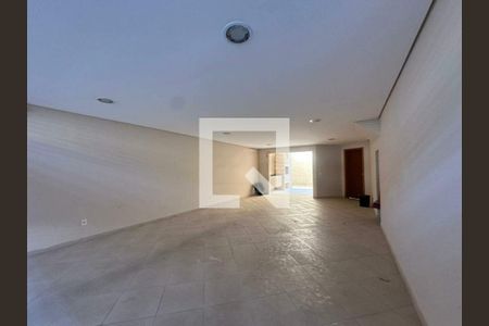 Casa à venda com 3 quartos, 228m² em Nova Petrópolis, São Bernardo do Campo