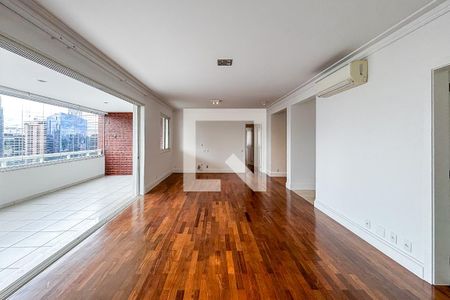 Apartamento para alugar com 3 quartos, 151m² em Itaim Bibi, São Paulo