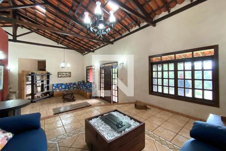 Sala de casa de condomínio à venda com 3 quartos, 278m² em Casa Branca, Brumadinho