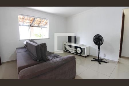 Casa de Condomínio para alugar com 3 quartos, 120m² em Jardim Olinda, Cabo Frio