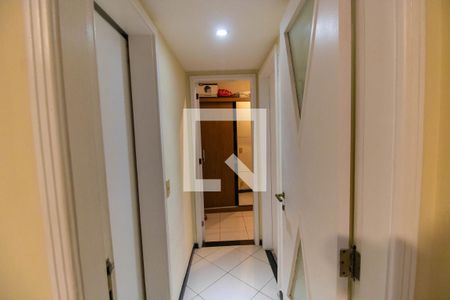 Corredor  de apartamento à venda com 3 quartos, 113m² em Icaraí, Niterói