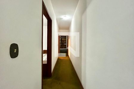 Corredor de casa à venda com 3 quartos, 240m² em Campo Belo, São Paulo