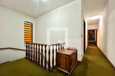 Corredor  de casa à venda com 3 quartos, 240m² em Campo Belo, São Paulo