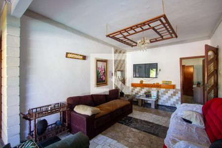 Sala de casa para alugar com 2 quartos, 225m² em Pacheco, São Gonçalo