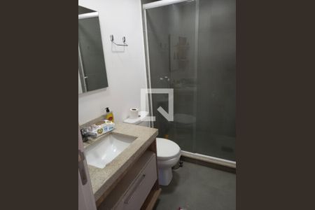 Banheiro de apartamento à venda com 2 quartos, 55m² em Teresópolis, Porto Alegre