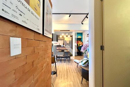 Corredor de apartamento para alugar com 2 quartos, 77m² em Jardim Prudência, São Paulo