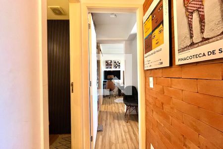 Corredor de apartamento para alugar com 2 quartos, 77m² em Jardim Prudência, São Paulo