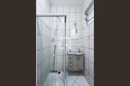 Banheiro  de kitnet/studio para alugar com 1 quarto, 30m² em Grajaú, Rio de Janeiro