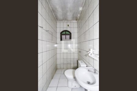 Banheiro de casa para alugar com 1 quarto, 50m² em Itaim Paulista, Itaquaquecetuba