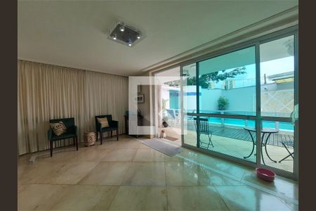 Casa à venda com 4 quartos, 310m² em Jardim Campo Grande, São Paulo