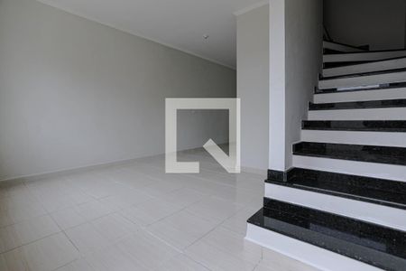 Sala de casa para alugar com 2 quartos, 67m² em Vila Suissa, Mogi das Cruzes