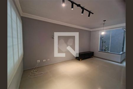 Casa à venda com 3 quartos, 90m² em Vila Romano, São Paulo