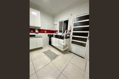 Casa à venda com 3 quartos, 90m² em Vila Romano, São Paulo