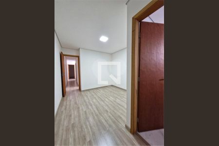 Casa à venda com 3 quartos, 110m² em Jardim Pirajussara, São Paulo