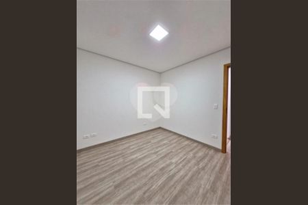 Casa à venda com 3 quartos, 110m² em Jardim Pirajussara, São Paulo