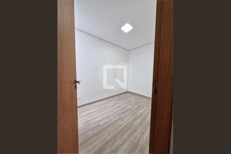 Casa à venda com 3 quartos, 110m² em Jardim Pirajussara, São Paulo